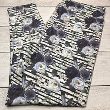 Load image into Gallery viewer, TC - Adult Leggings Bundle - 14
