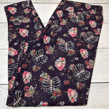 Load image into Gallery viewer, TC - Adult Leggings Bundle - 11
