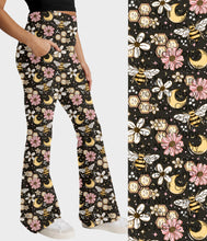 Load image into Gallery viewer, RTS - Bees and Moon Flare Leggings w/ Pockets
