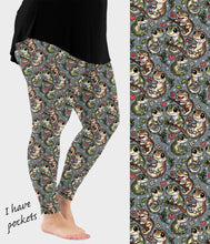 Load image into Gallery viewer, RTS - Cute Gecko Leggings w/ Pockets
