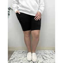 Load image into Gallery viewer, Black Bermuda Shorts w/ Pockets
