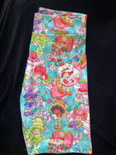 Load image into Gallery viewer, Berry Cute pocket shorts
