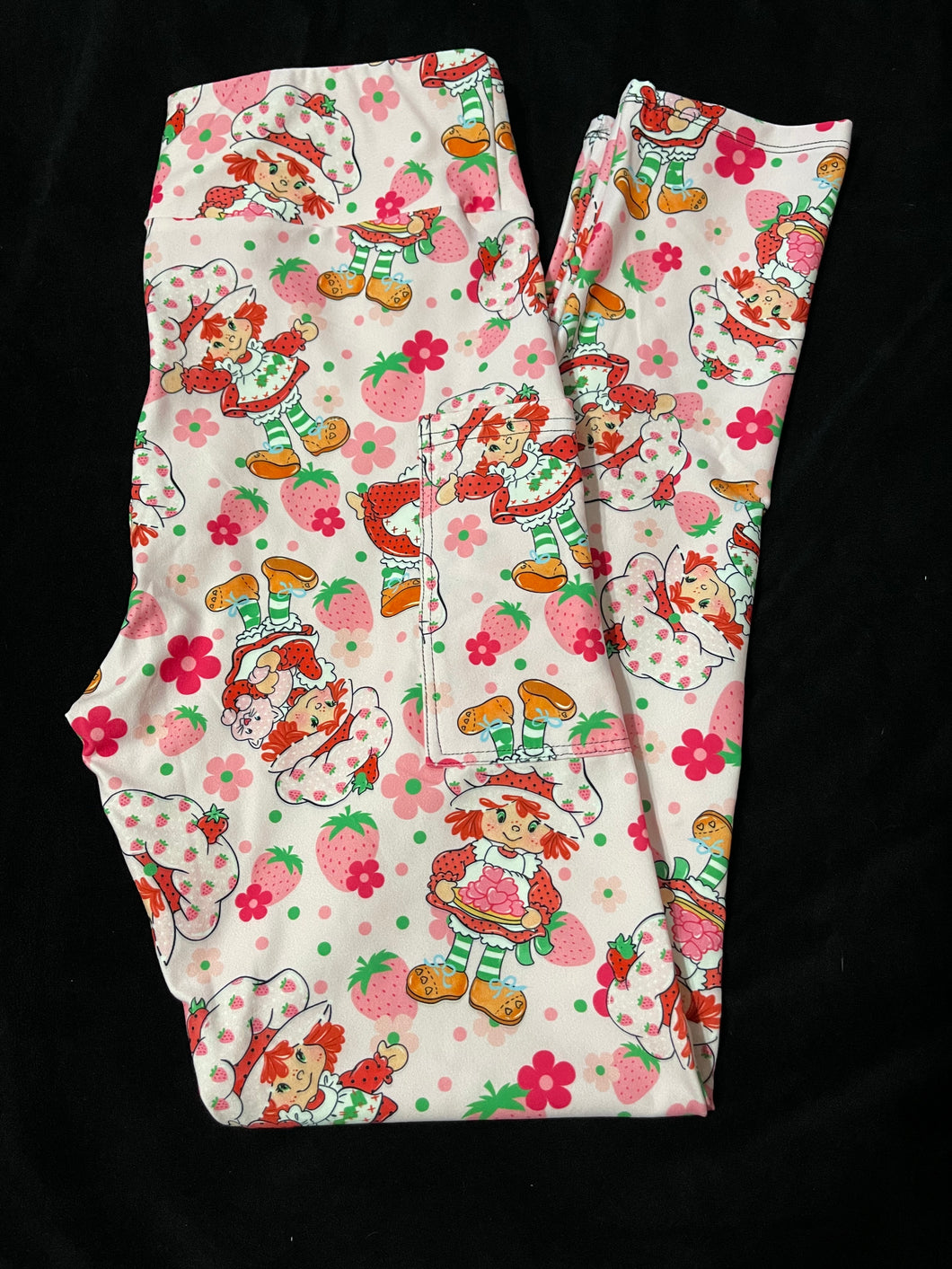 Sweet strawberry pocket leggings