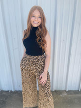 Load image into Gallery viewer, Leopard Ankle pants
