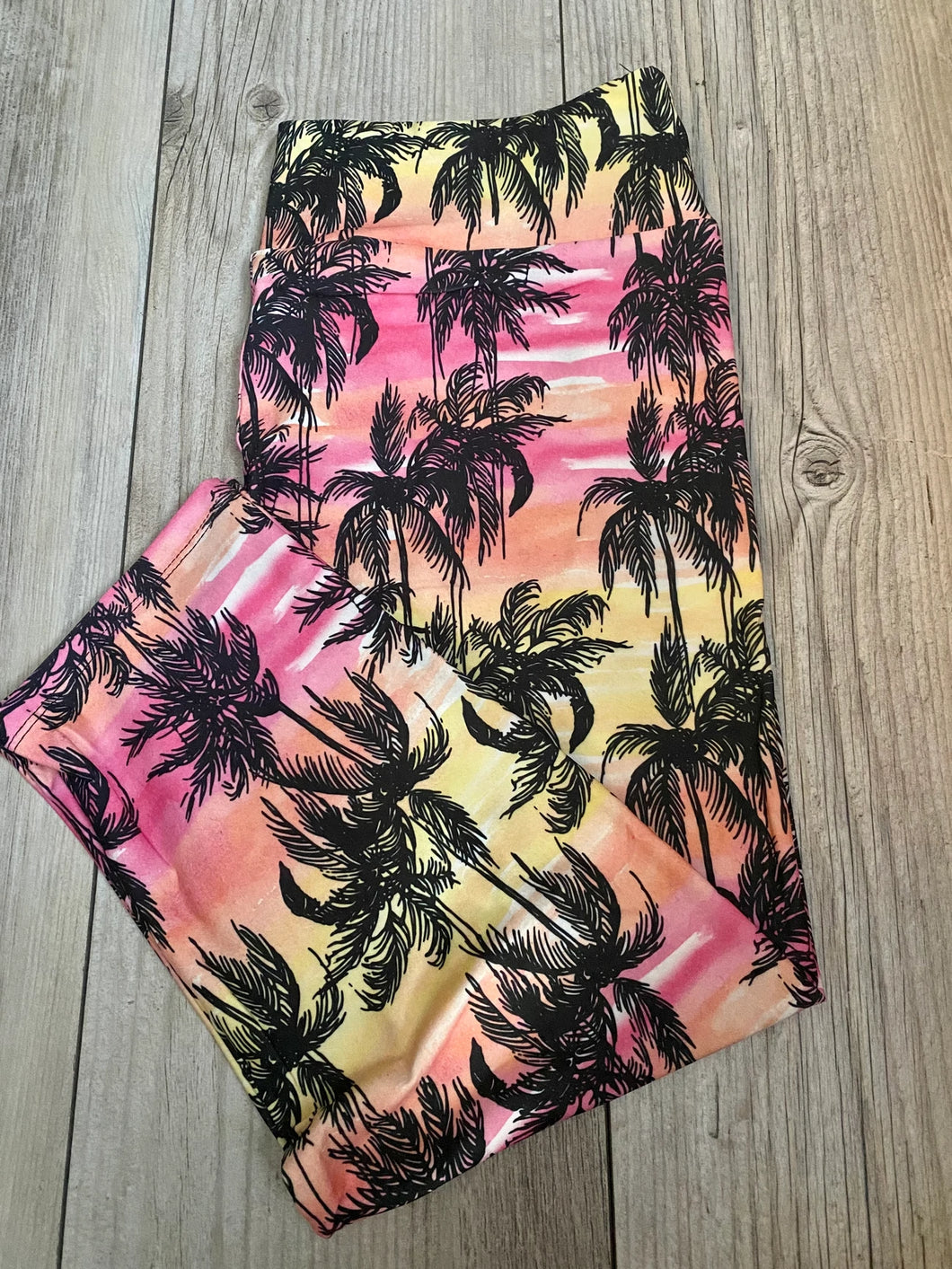 Palm Sunsets capris
