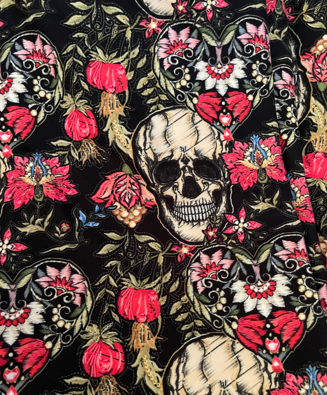 Skulls & flowers capris