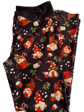 Load image into Gallery viewer, Hot cocoa gnome leggings

