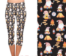 Load image into Gallery viewer, Camping gnomes with pockets
